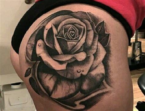 tatuajes en la nalga|Tattoos en nalga